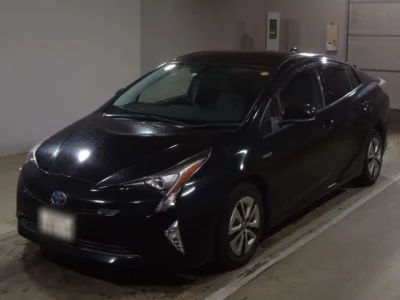 Toyota PRIUS  с аукциона в Японии