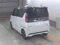 Nissan ROOX лот № 3060 оценка 5  с аукциона в Японии 1