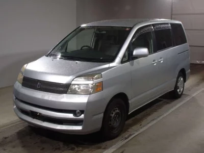 Toyota VOXY  с аукциона в Японии