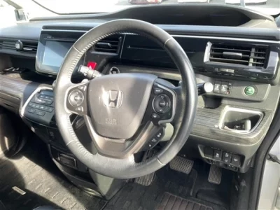 Honda STEP WAGON  с аукциона в Японии