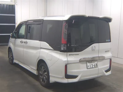 Honda STEP WAGON  с аукциона в Японии