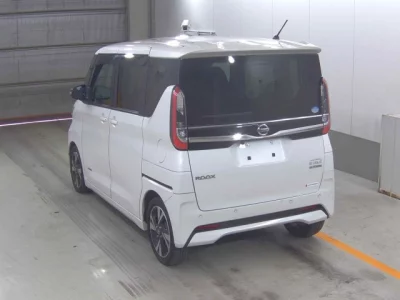 Nissan ROOX  с аукциона в Японии