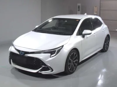Toyota COROLLA SPORT  с аукциона в Японии