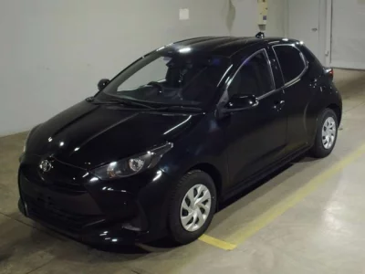 Toyota YARIS  с аукциона в Японии