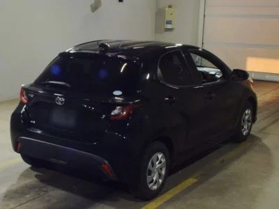 Toyota YARIS  с аукциона в Японии