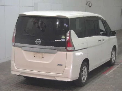 Nissan SERENA  с аукциона в Японии