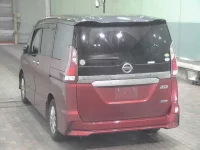 Nissan SERENA лот № 4 оценка R  с аукциона в Японии 1
