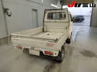 Suzuki CARRY TRUCK лот № 7513 оценка 3.5  с аукциона в Японии 4