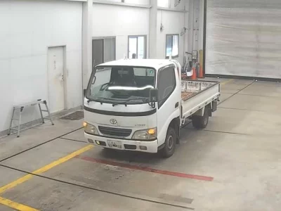 Toyota DYNA  с аукциона в Японии