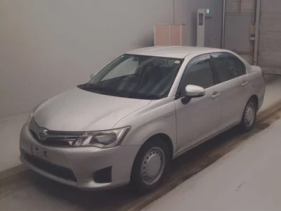 Toyota COROLLA AXIO  с аукциона в Японии