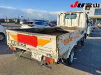 Toyota DYNA лот № 7004 оценка R  с аукциона в Японии 4