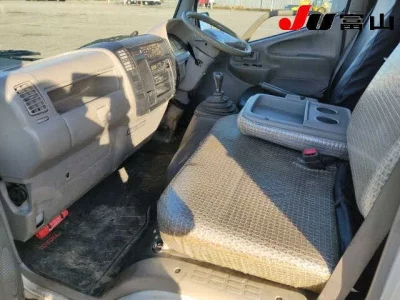 Toyota DYNA  с аукциона в Японии