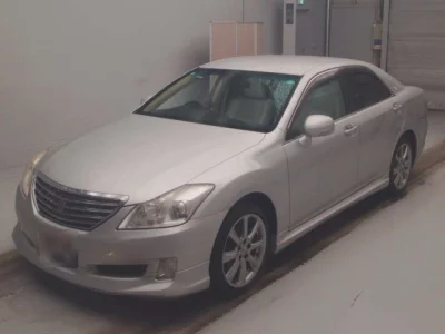 Toyota CROWN  с аукциона в Японии