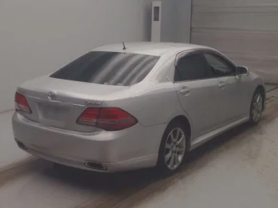 Toyota CROWN  с аукциона в Японии