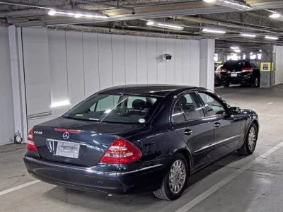 Mercedes-Benz E CLASS  с аукциона в Японии