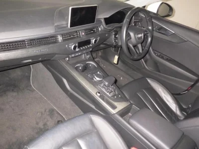 Audi A4  с аукциона в Японии