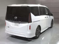 Nissan SERENA лот № 2146 оценка 4.5  с аукциона в Японии 1