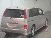 Toyota ISIS лот № 56 оценка 3  с аукциона в Японии 3