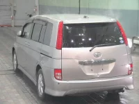 Toyota ISIS лот № 56 оценка 3  с аукциона в Японии 1