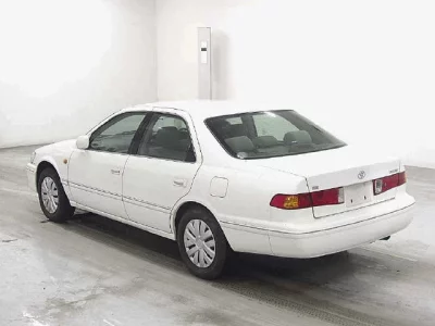 Toyota CAMRY  с аукциона в Японии
