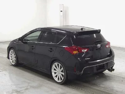 Toyota AURIS  с аукциона в Японии