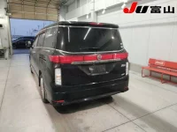 Nissan ELGRAND лот № 1021 оценка 3.5  с аукциона в Японии 2