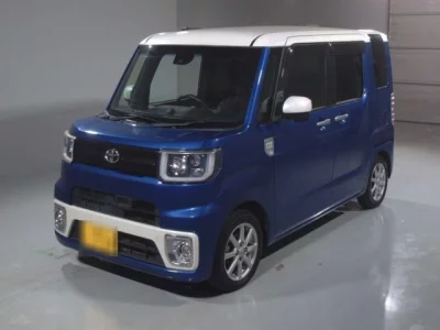Toyota PIXIS MEGA  с аукциона в Японии
