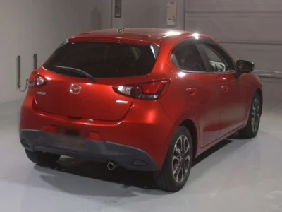 Mazda DEMIO  с аукциона в Японии