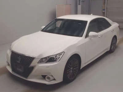 Toyota CROWN  с аукциона в Японии