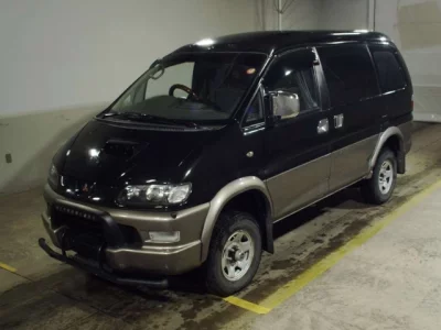 Mitsubishi DELICA  с аукциона в Японии