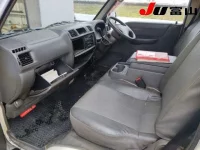 Mazda BONGO VAN лот № 1036 оценка 3.5  с аукциона в Японии 2