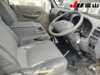 Mazda BONGO VAN лот № 1037 оценка 3  с аукциона в Японии 5