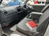Mazda BONGO VAN лот № 1037 оценка 3  с аукциона в Японии 2