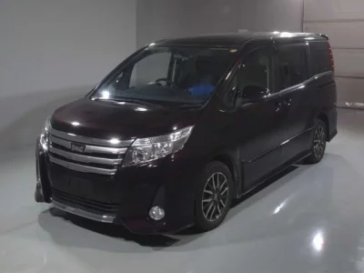 Toyota NOAH  с аукциона в Японии