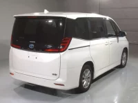 Toyota NOAH лот № 2179 оценка 4.5  с аукциона в Японии 1
