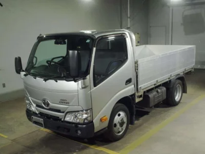 Toyota DYNA  с аукциона в Японии