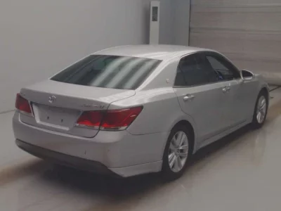 Toyota CROWN  с аукциона в Японии