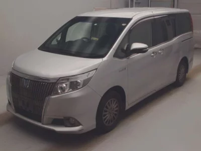 Toyota ESQUIRE  с аукциона в Японии