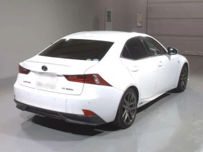 Lexus IS