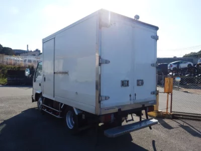 Isuzu ELF  с аукциона в Японии