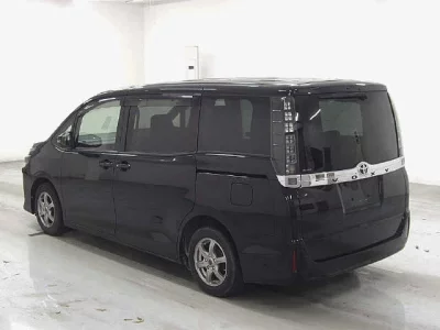 Toyota VOXY  с аукциона в Японии