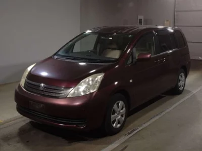 Toyota ISIS  с аукциона в Японии