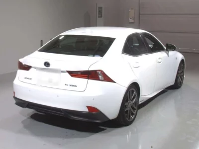 Lexus IS