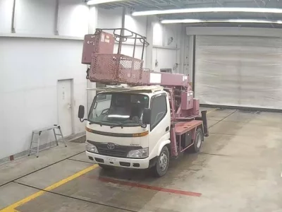 Toyota DYNA  с аукциона в Японии