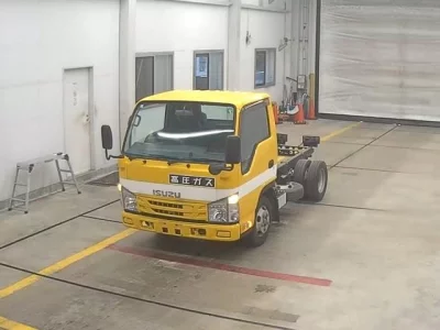 Isuzu ELF  с аукциона в Японии