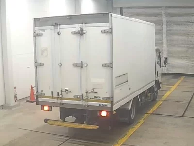 Isuzu ELF  с аукциона в Японии