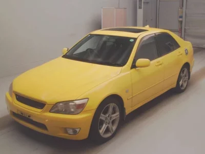 Toyota ALTEZZA  с аукциона в Японии