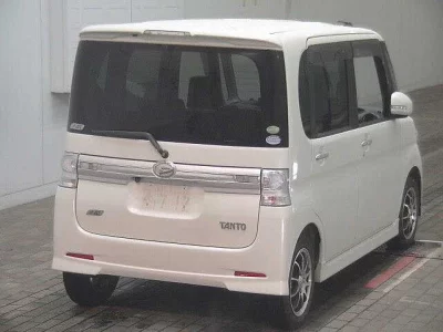 Daihatsu TANTO  с аукциона в Японии
