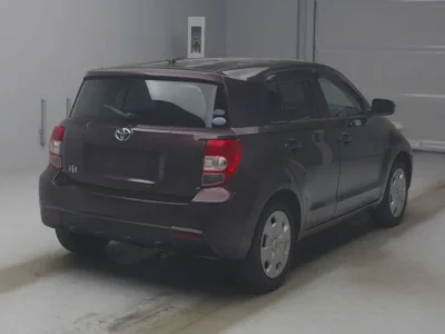 Toyota IST  с аукциона в Японии