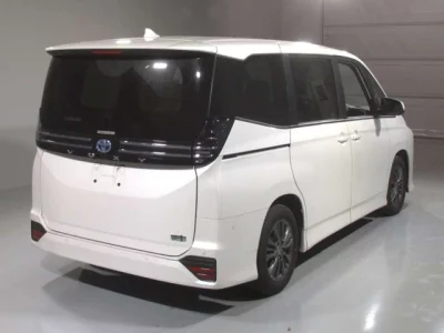 Toyota VOXY  с аукциона в Японии